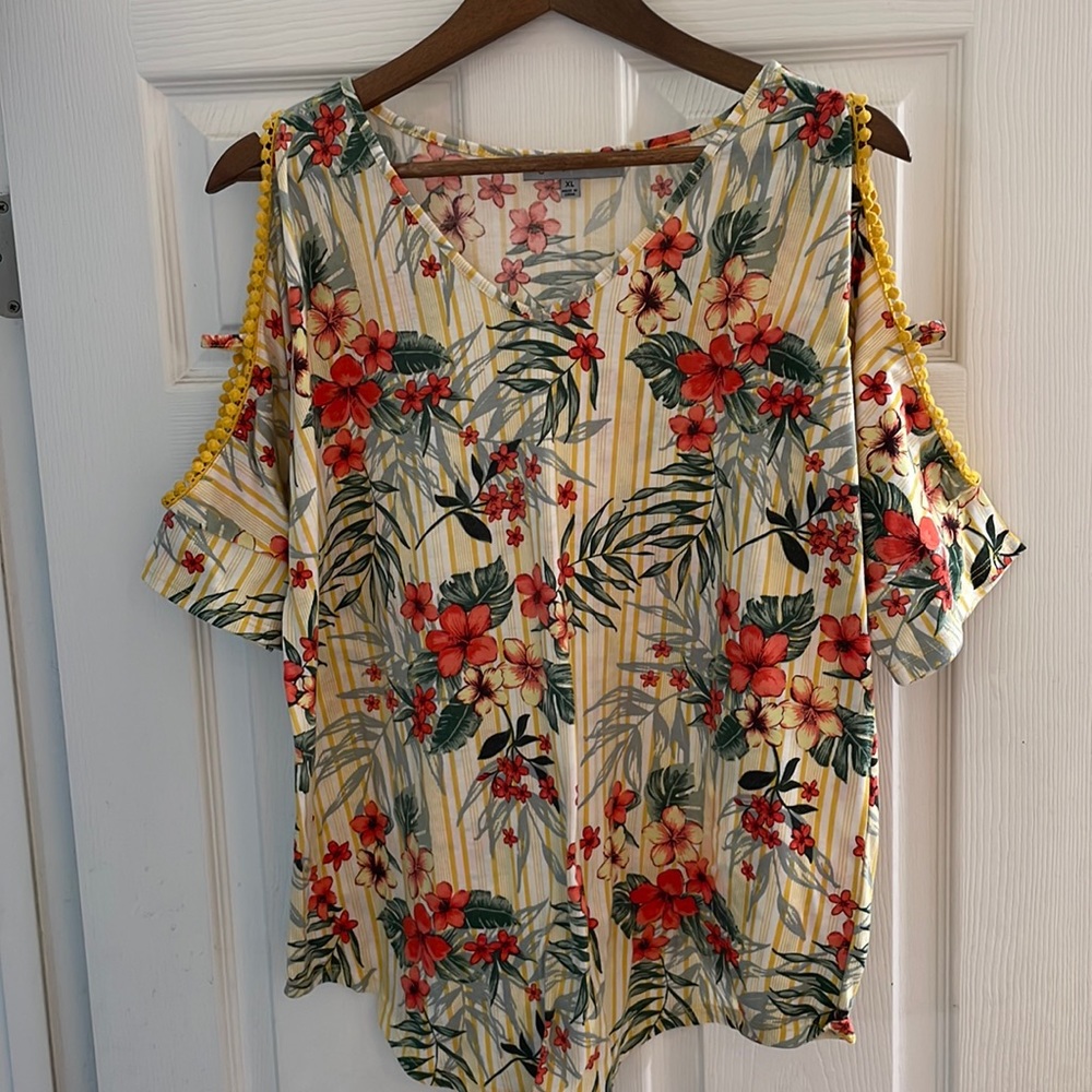 Summer Cold Shoulder Top XL